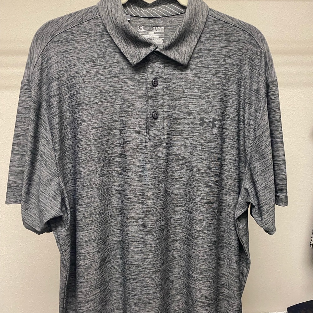 Under Armour heat gear short sleeve polo. Size XL